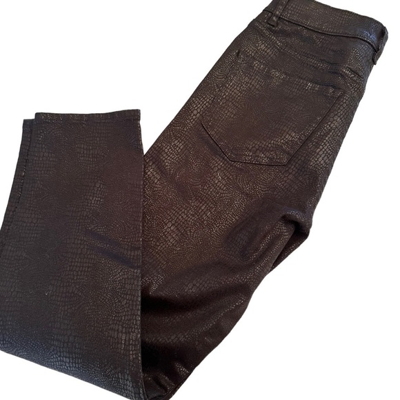 Express NWT Black Snake print Super High Rise Mom Jeans 4 - Picture 3 of 5